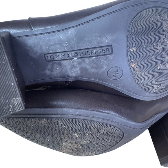 Woman's Boots Tommy Hilfiger Hatly Bootie w/ Block Heel, Size 7 M Dark Brown - Picture 9 of 13
